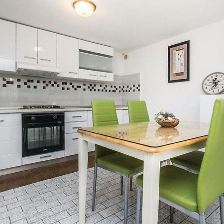 Apartmani L&Z Petrcane Exterior photo