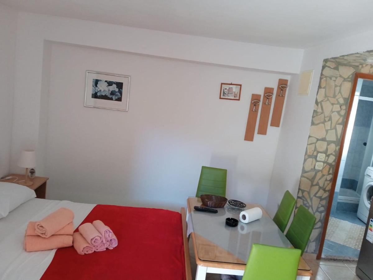Apartmani L&Z Petrcane Exterior photo